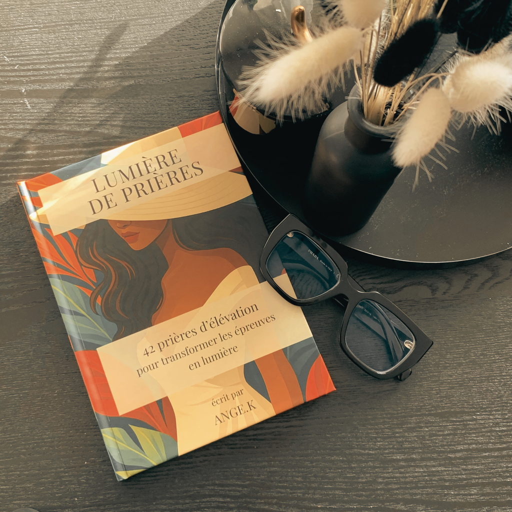 Lumière de prière, Édition papier, 42 prières pour transformer les épreuves en lumière.